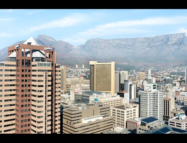0.5 BEDROOM APARTMENT FOR SALE IN CAPE TOWN CITY CENTRE